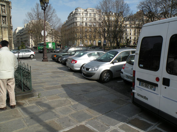  stationnement place Saint-Augustin